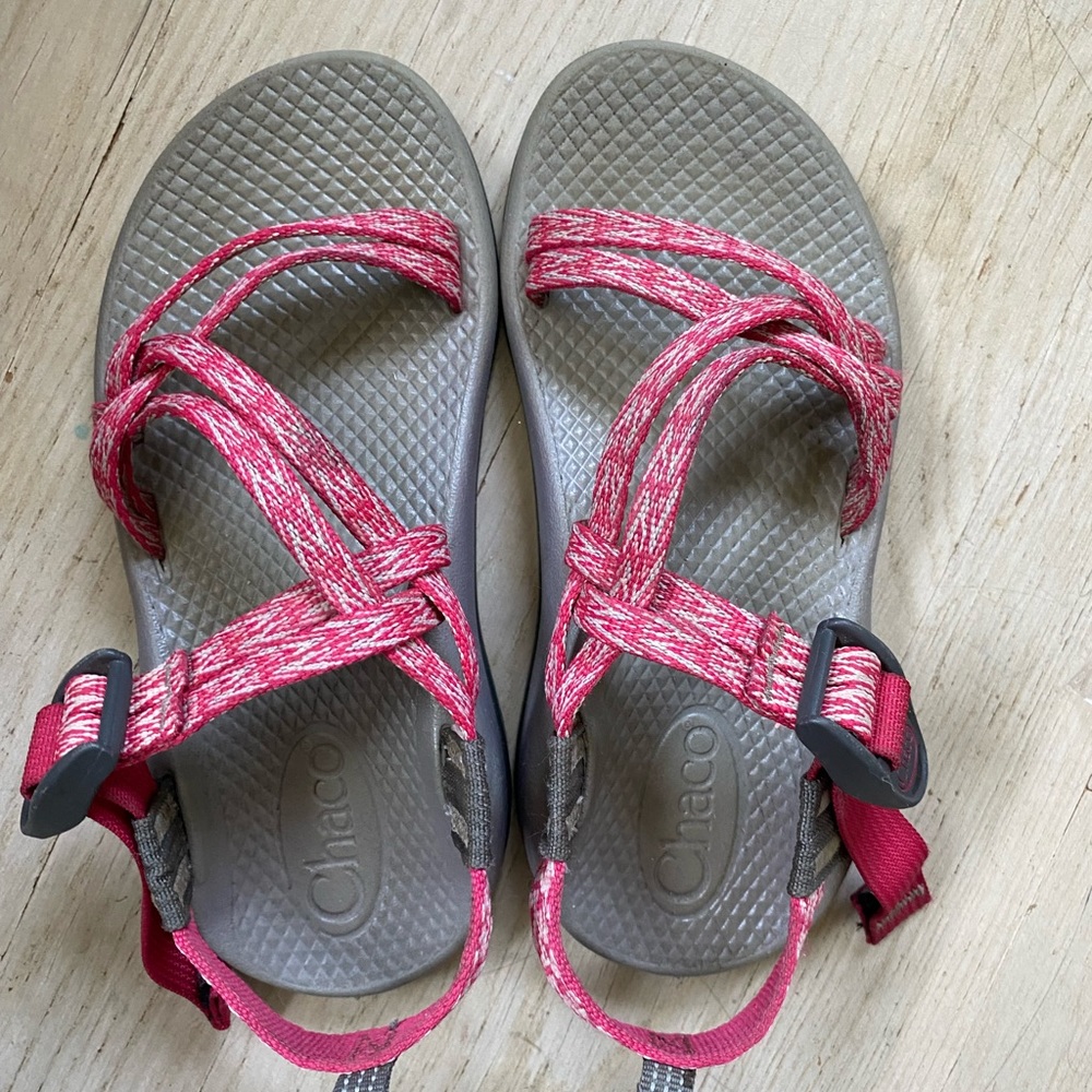 Girls Chaco Sandals in pink and white
